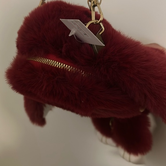 SOFT CUTE FAUX FUR BUNNY BACKPACK/ PURSE - BURGUNDY WITH GOLD CHAIN - Picture 4 of 4